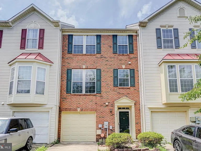 4302 Day Lily Dr — Photo 2