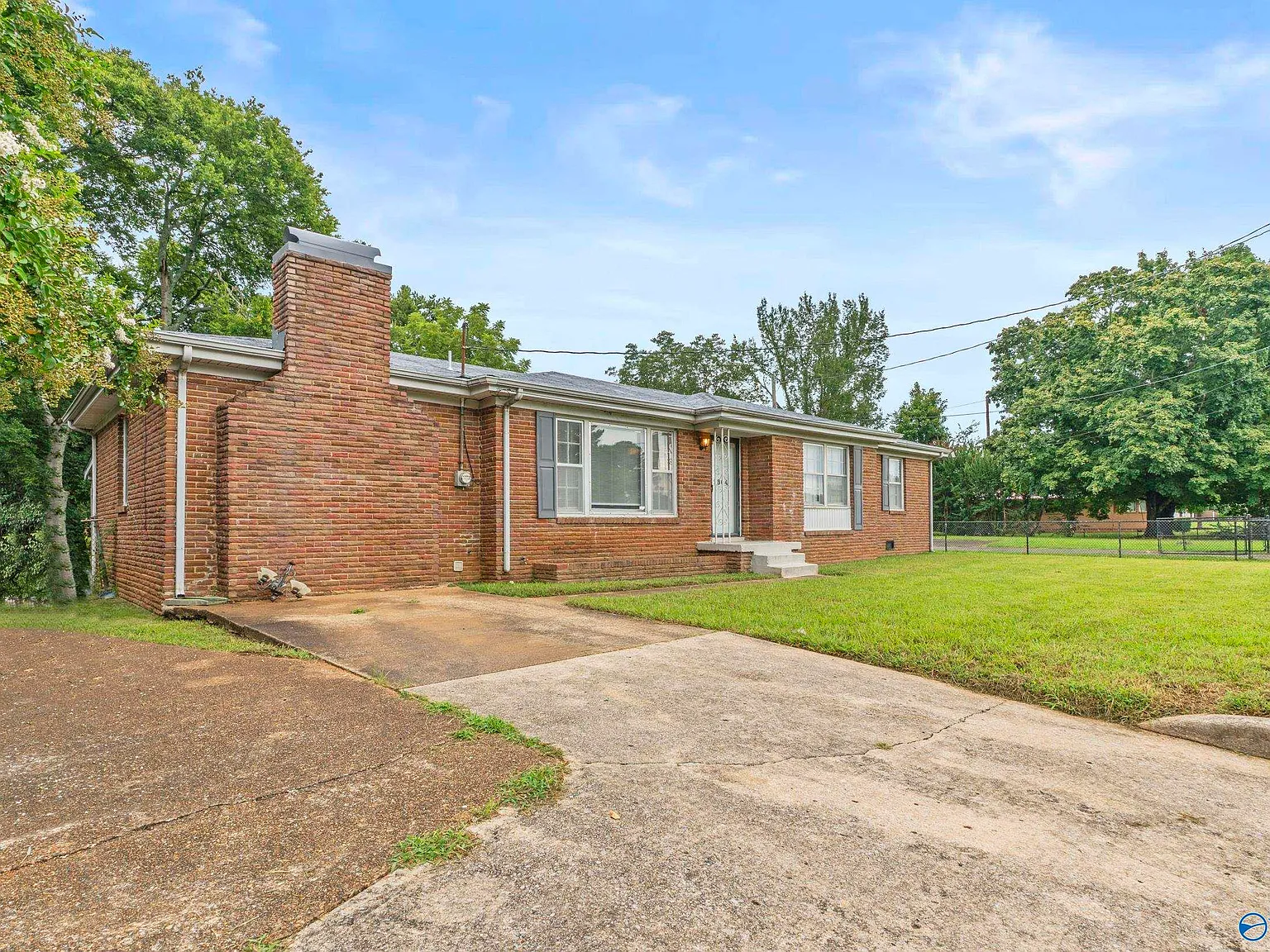 3 bed, 1.5 bath, 1850 sqft, $1,475 — Photo 2