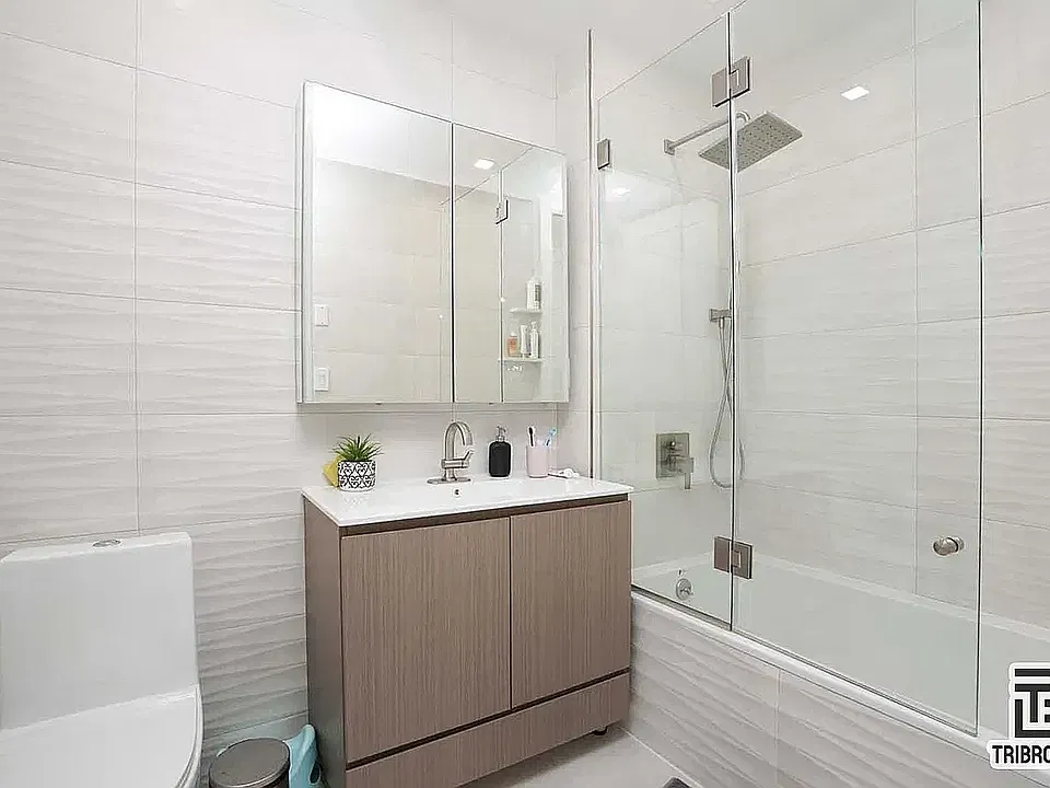 802 Lafayette Ave #1G