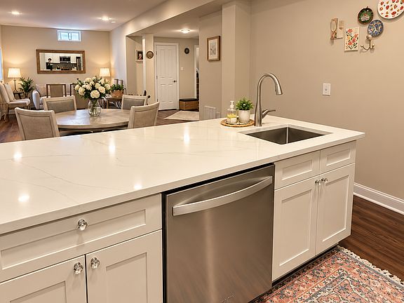 4th image of 43854 Grantner Pl