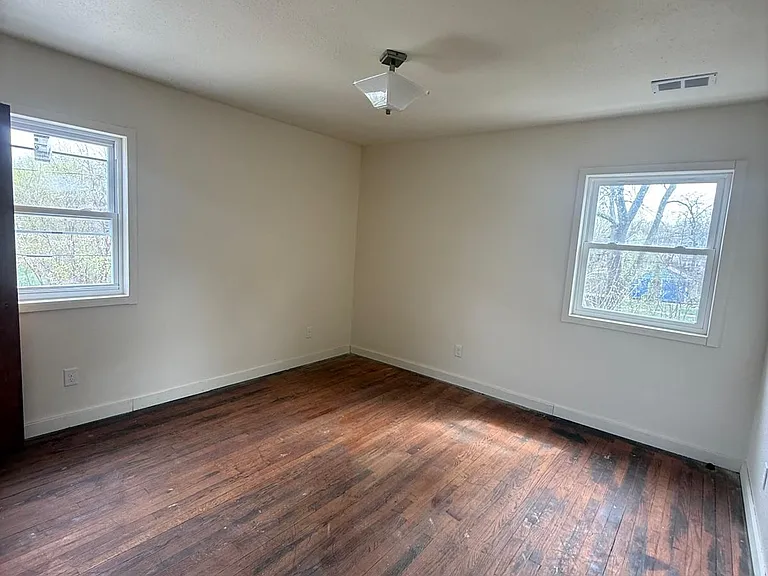 3042 N Palmer St #8 — Photo 5