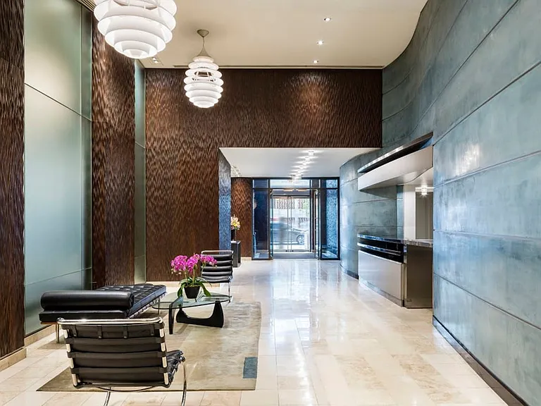 420 W 42nd St #38F — Photo 10