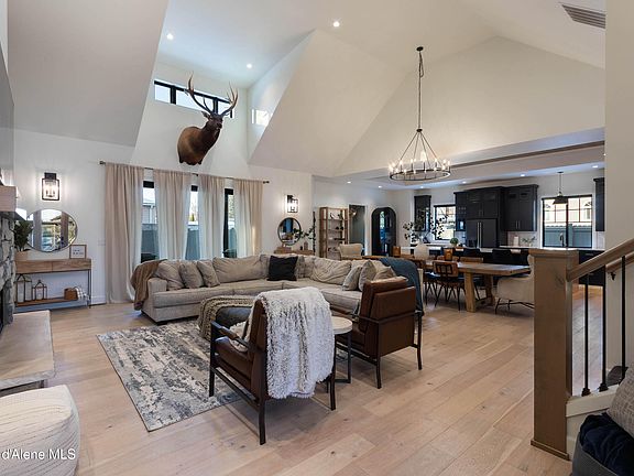 5th image of 1276 E Hofmeister Ct