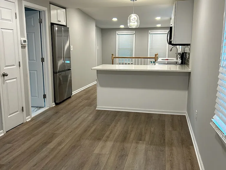 204 Highland Ave — Photo 3