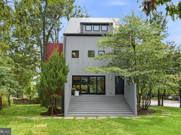 2790 Washington Blvd, Arlington, VA 22201
