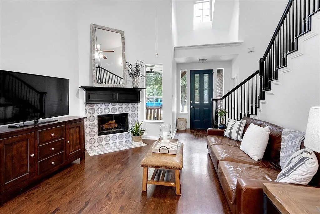 4 bed, 1843 sqft, $2,750 — Photo 2