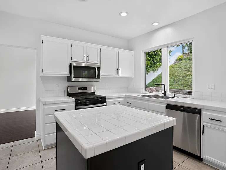 692 Bundy Way — Photo 14