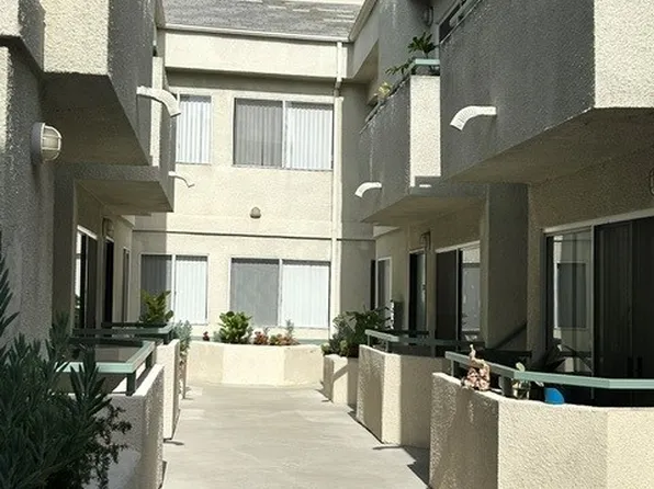 Camarillo Apartments, 10222 Camarillo St APT 111, Toluca Lake, CA 91602