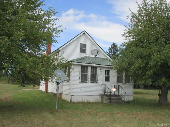 5766 County Road 388 Rd, Hermansville, MI 49847