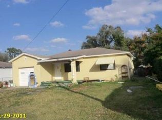 902 Sylvan Ln, Lake Worth, FL 33461