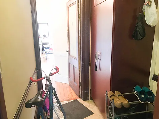 Rented by Ulas Real Estates Inc | media 33