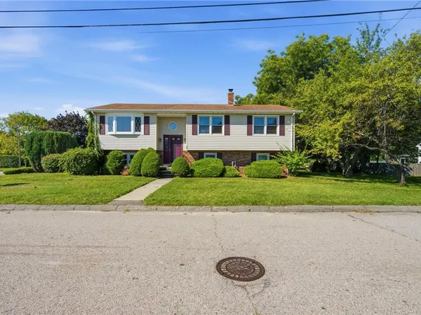 45 Palmer Ave, Cranston, RI 02920