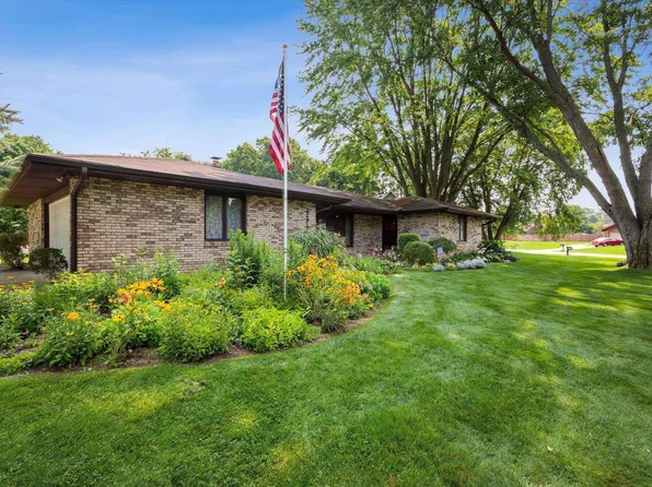 22915 Chestnut Ln, Goshen, IN 46528