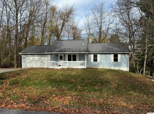 629 McIntosh Dr, Howard, OH 43028