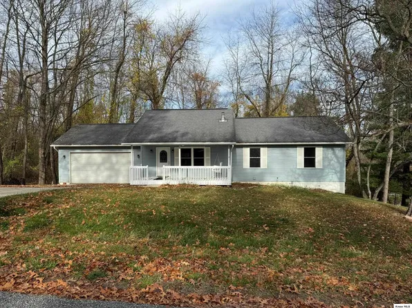 629 McIntosh Dr, Howard, OH 43028