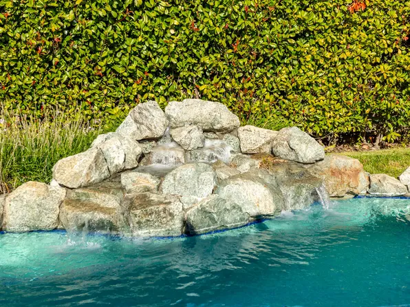 2238 Sophy Pl, Redding, CA 96003