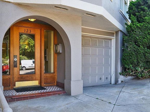 2nd image of 123 Buena Vista Ave E APT 2