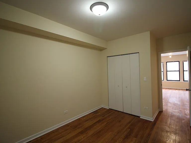 3003 W Lawrence Ave #2W — Photo 6