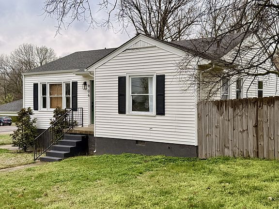 2nd image of 906 Oak St