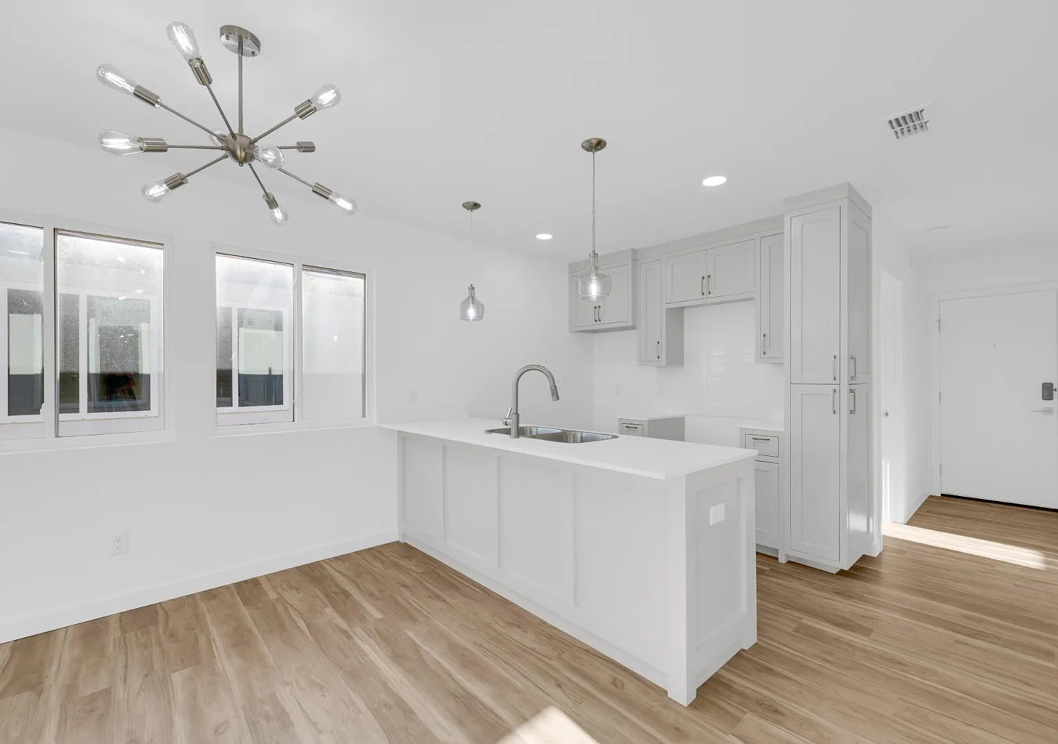 2515 Gamez Dr - 211 (B) — Photo 3
