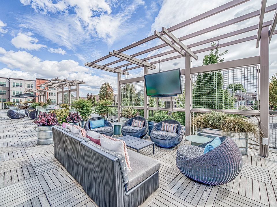 Urban sky deck with grills, TVs, and more- perfect for entertaining guests!