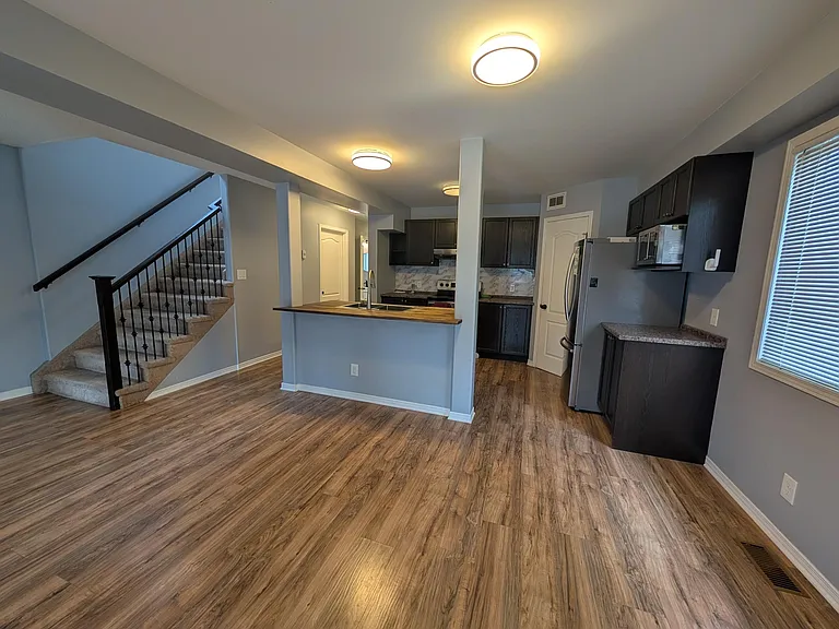 708 Margaret Way — Photo 5