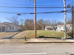 1953 Perry Rd, Memphis, TN 38106