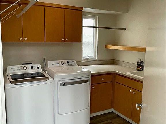 3rd image of 2415 Myrtle Ave