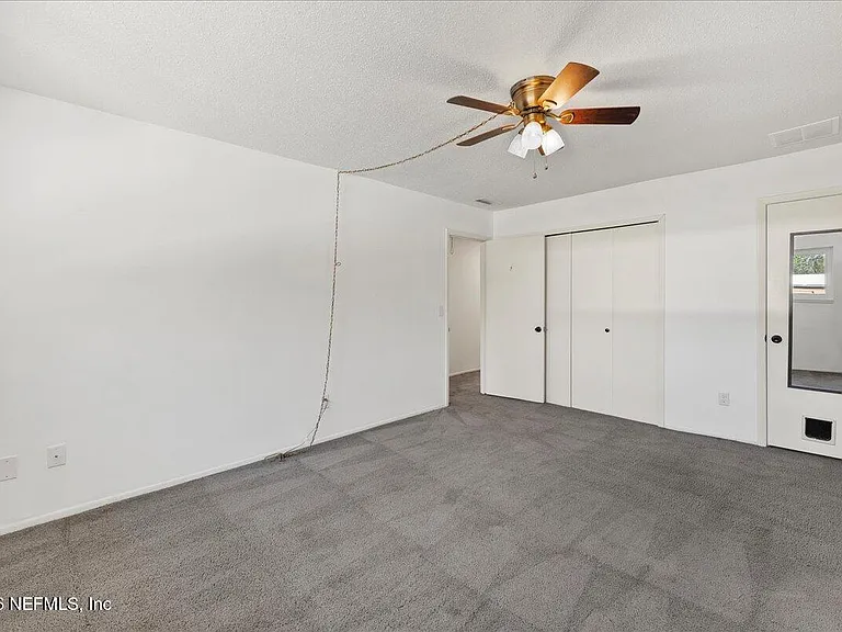 8140 Sutton Pl E — Photo 18