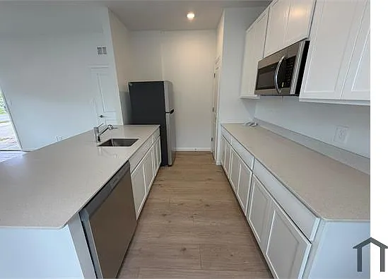 1 bed, 541 sqft, $1,550 — Photo 3