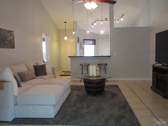 4th image of 605 Saleta St