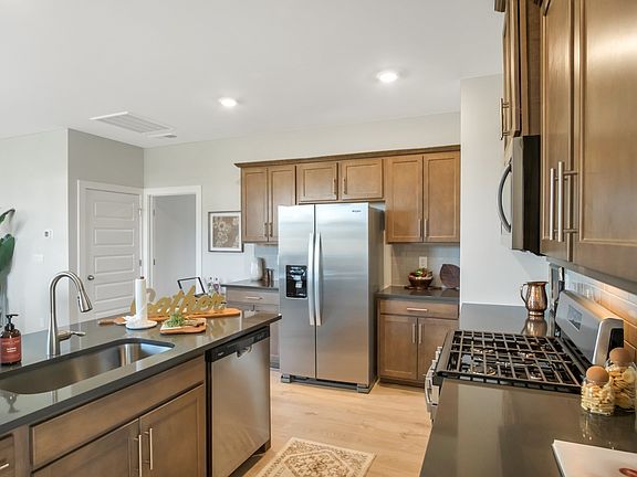 5th image of 6575 Japonica Ln