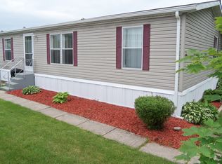 13 Juniper Dr, Hamlin, NY 14464