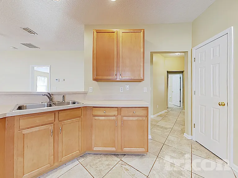 1043 Moosehead Dr — Photo 7