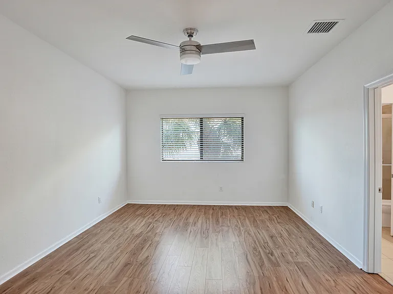 4234 N Dixie Hwy #122 — Photo 17