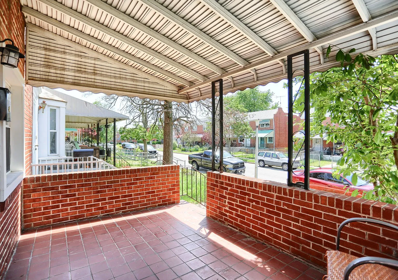 Bare 2BR/2BA Row Home in Baltimore Ready for Immediate Move-In! — Photo 2