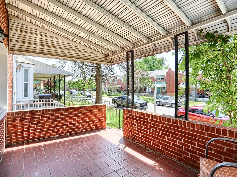 1207 Anglesea St — Photo 2