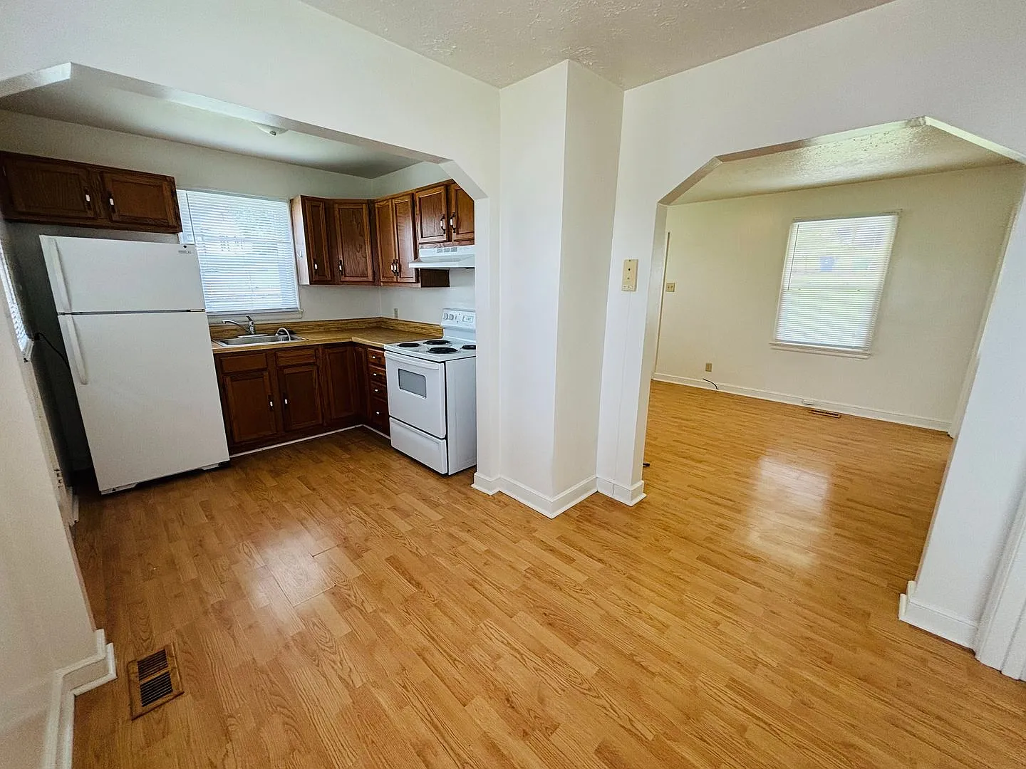 2 Bedroom, 1 Bath House — Photo 3