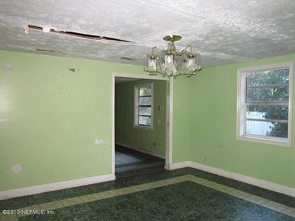 5th image of 8948 Jasper Ave