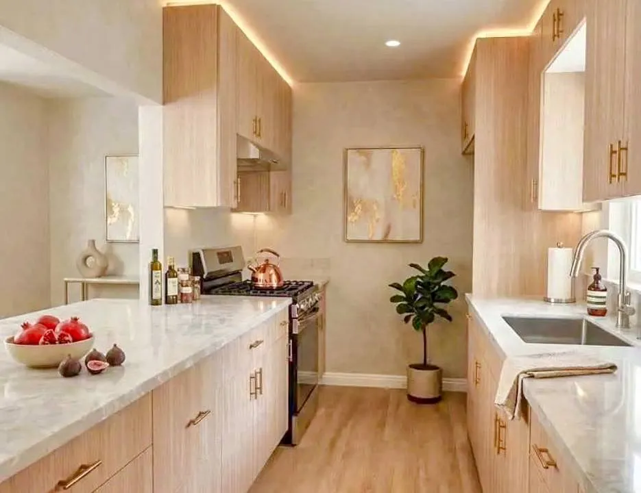 9323 Lomita Dr