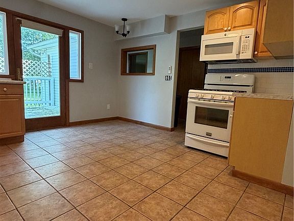 5th image of 781 Campbell Blvd