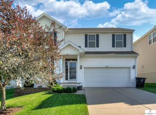 8827 Wyoming St, Omaha, NE 68122