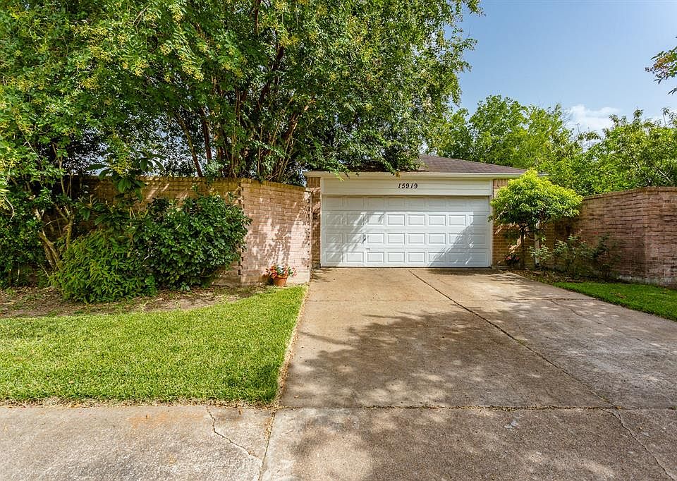 2nd image of 15919 Alta Mar Dr