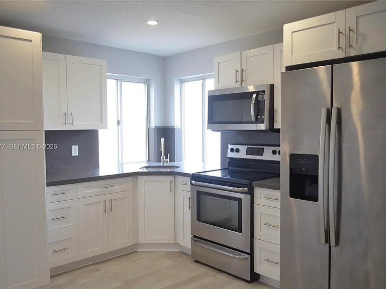 21002 SW 92nd Ct — Photo 6