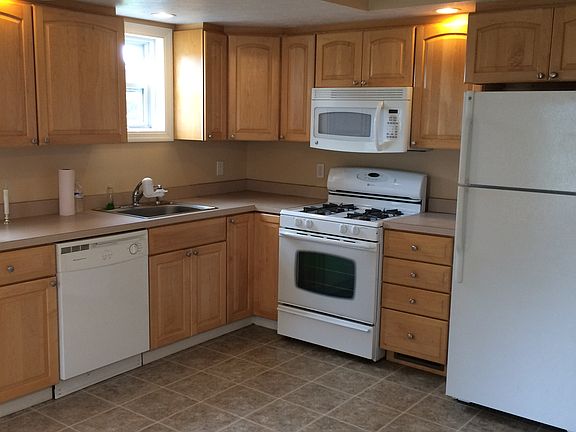 3rd image of 134 S Rebecca St