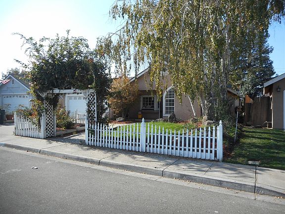 4th image of 505 Brigadoon Ln
