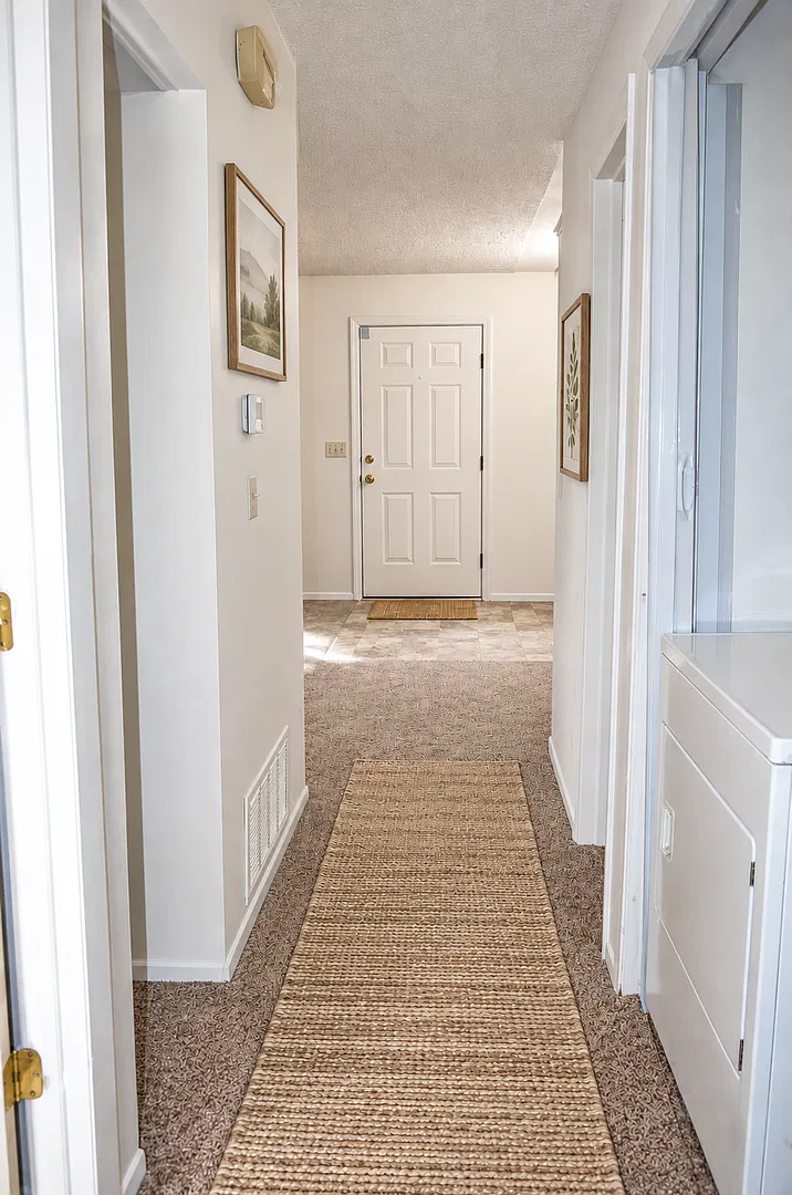 $250 Move-In Special! Spacious 2-Bedroom Apartment with In-Unit Laundry & Fireplace — Photo 3