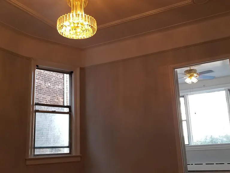 Living Room chandelier with dimming option.