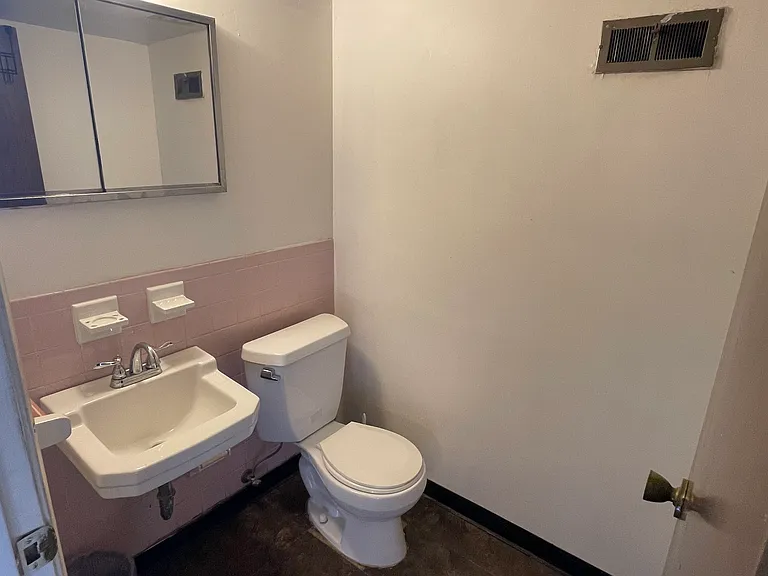 1690 Newfield Rd — Photo 27