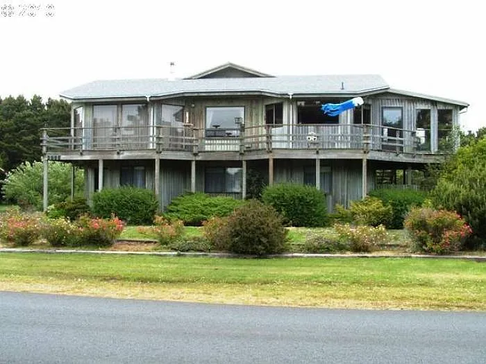 3085 Beach Loop Dr SW photo 1